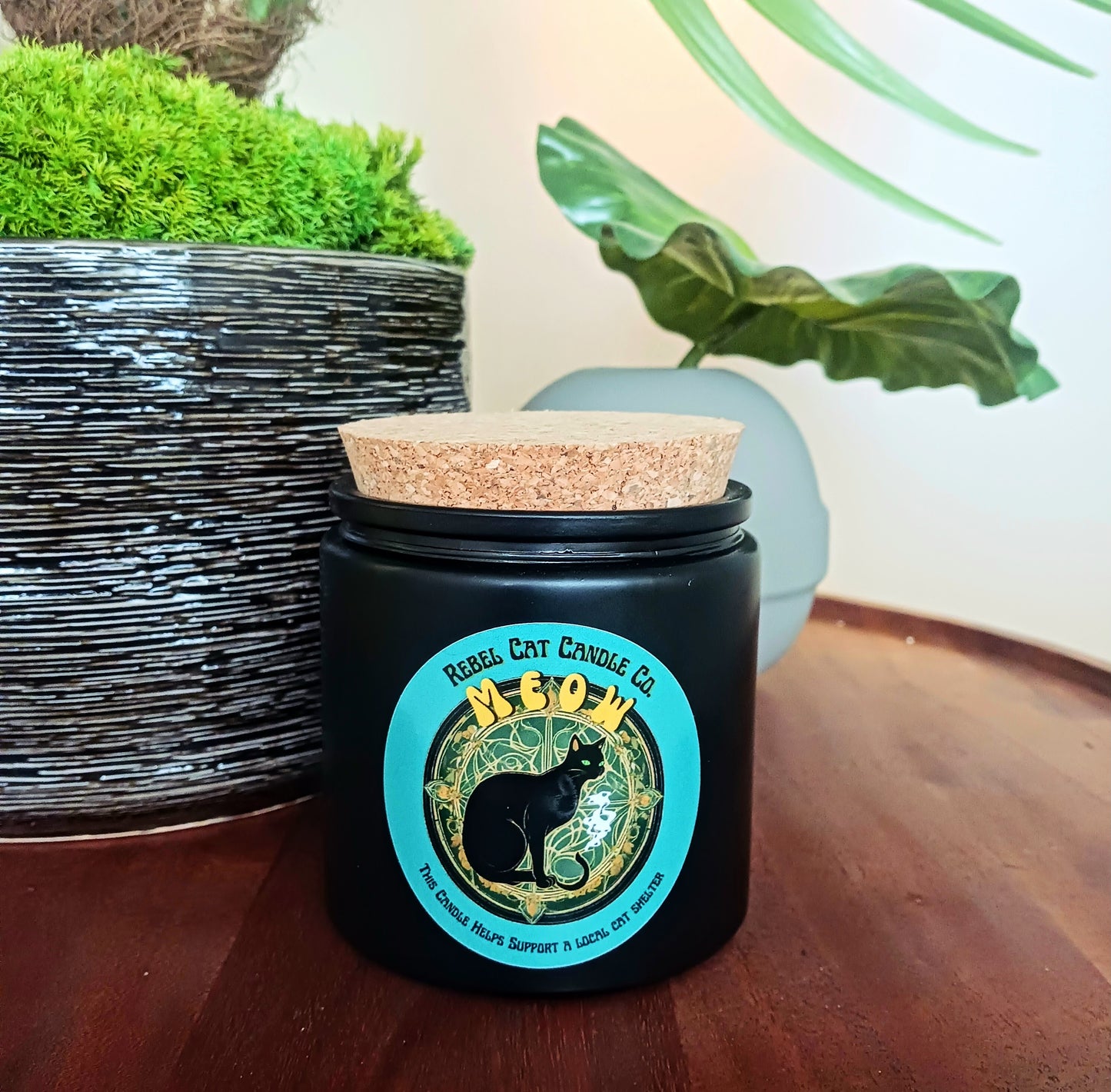 'Meow' Lakeside Breeze - 13 oz. Coconut & Soy Wax Candle