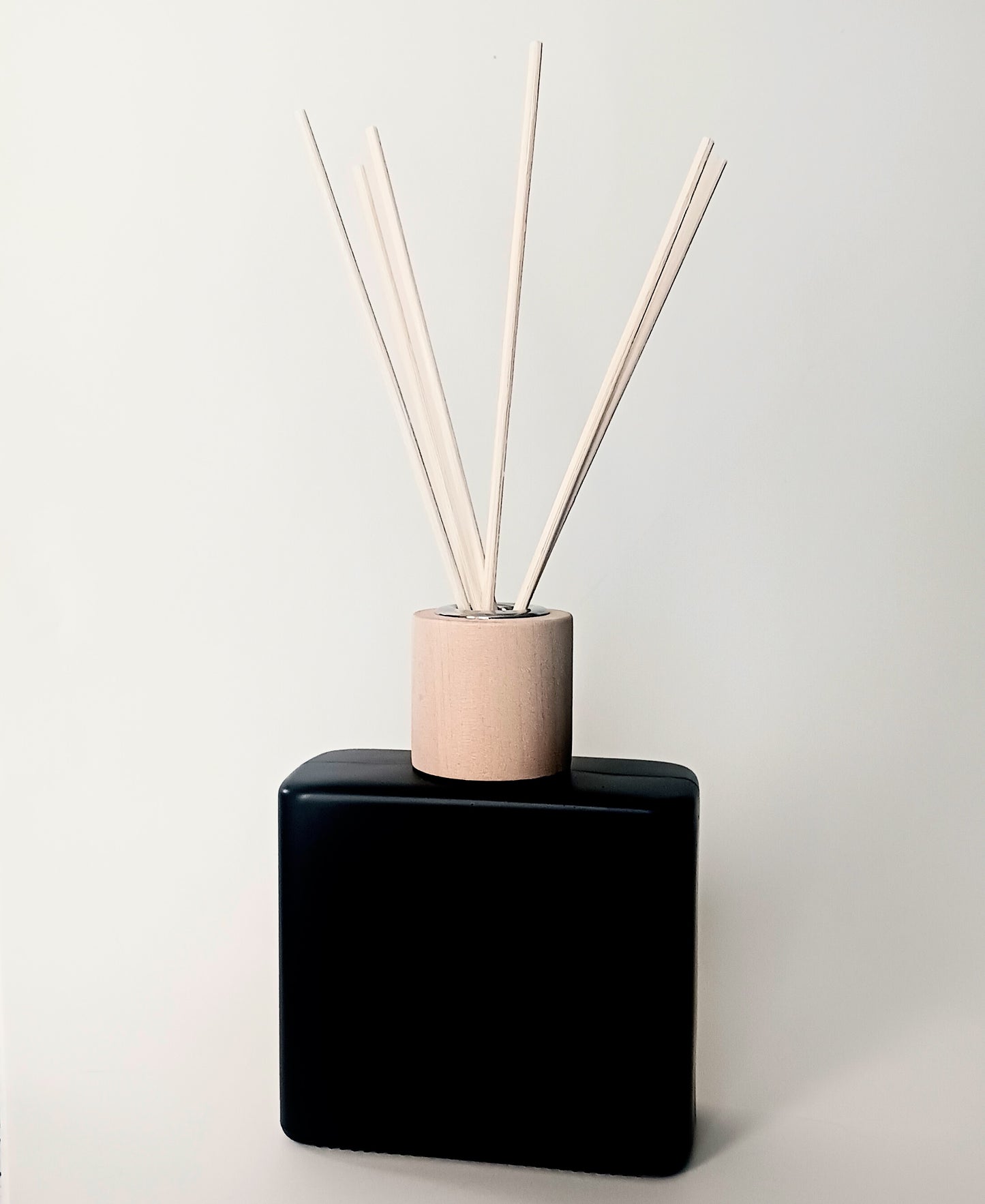 Glass Reed Diffuser 8 oz- Refillable and Eco-friendly