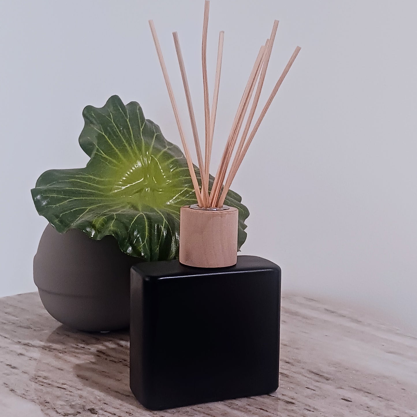 Glass Reed Diffuser 8 oz- Refillable and Eco-friendly