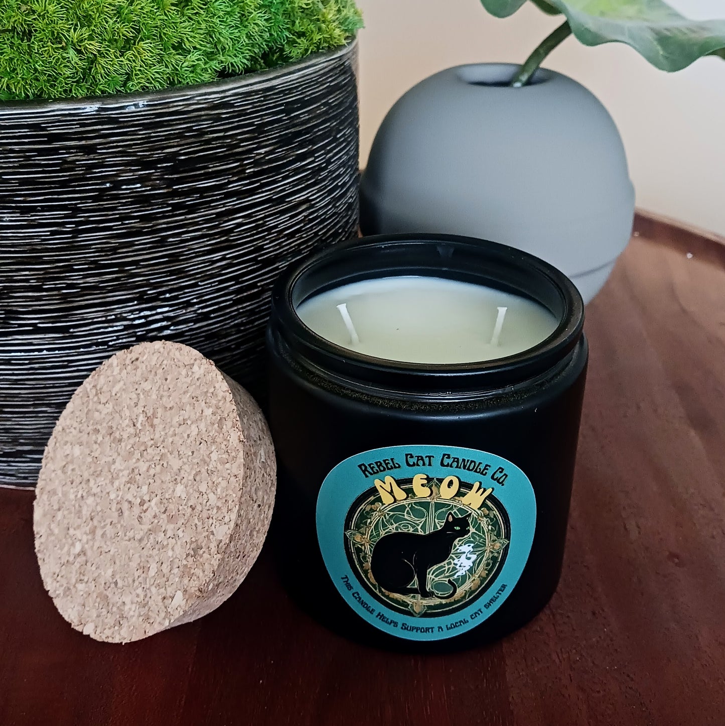 'Meow' Lakeside Breeze - 13 oz. Coconut & Soy Wax Candle